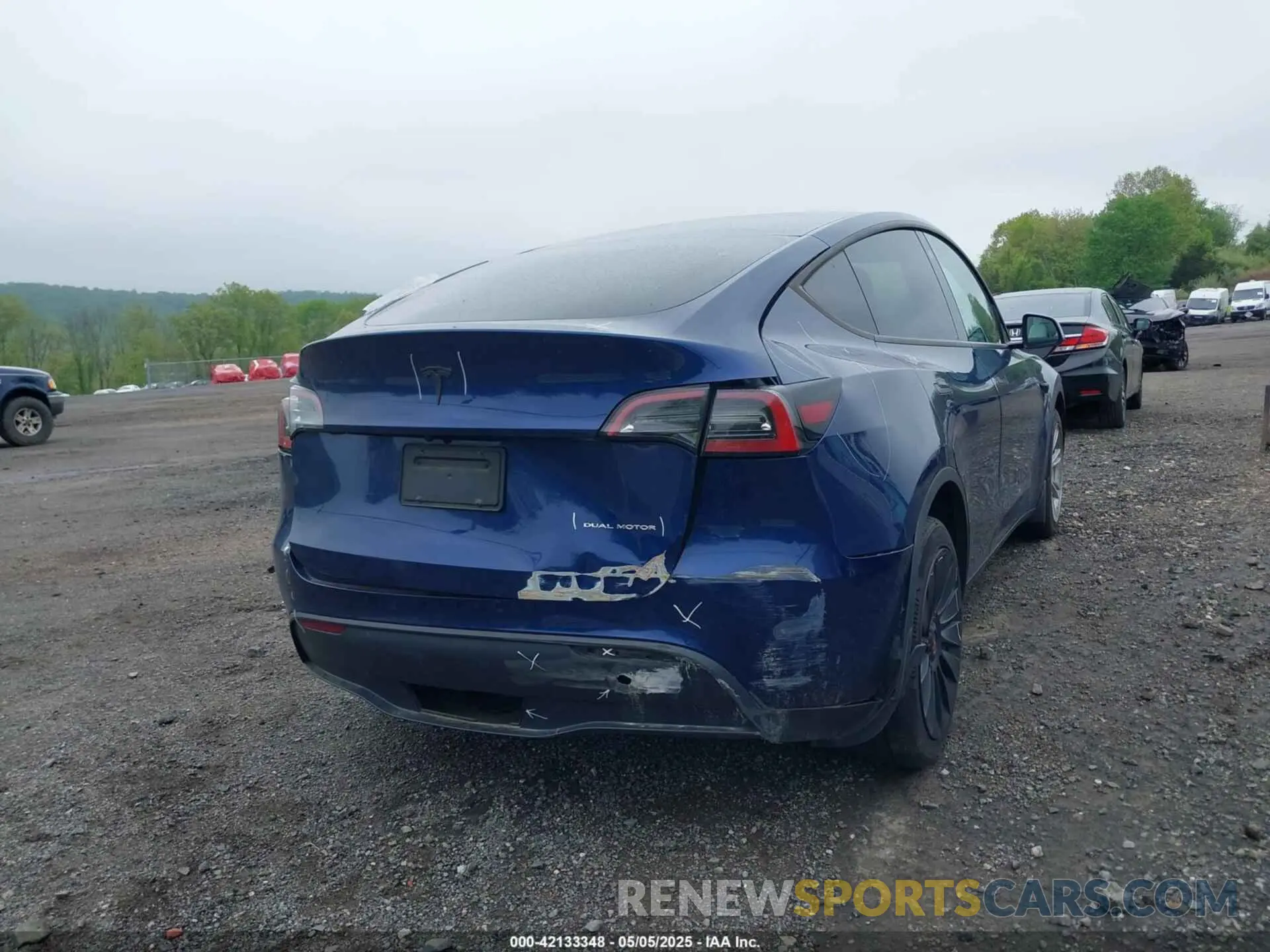 6 fotografías del automóvil dañado 7SAYGDEE6PF603981 TESLA MODEL Y 2023