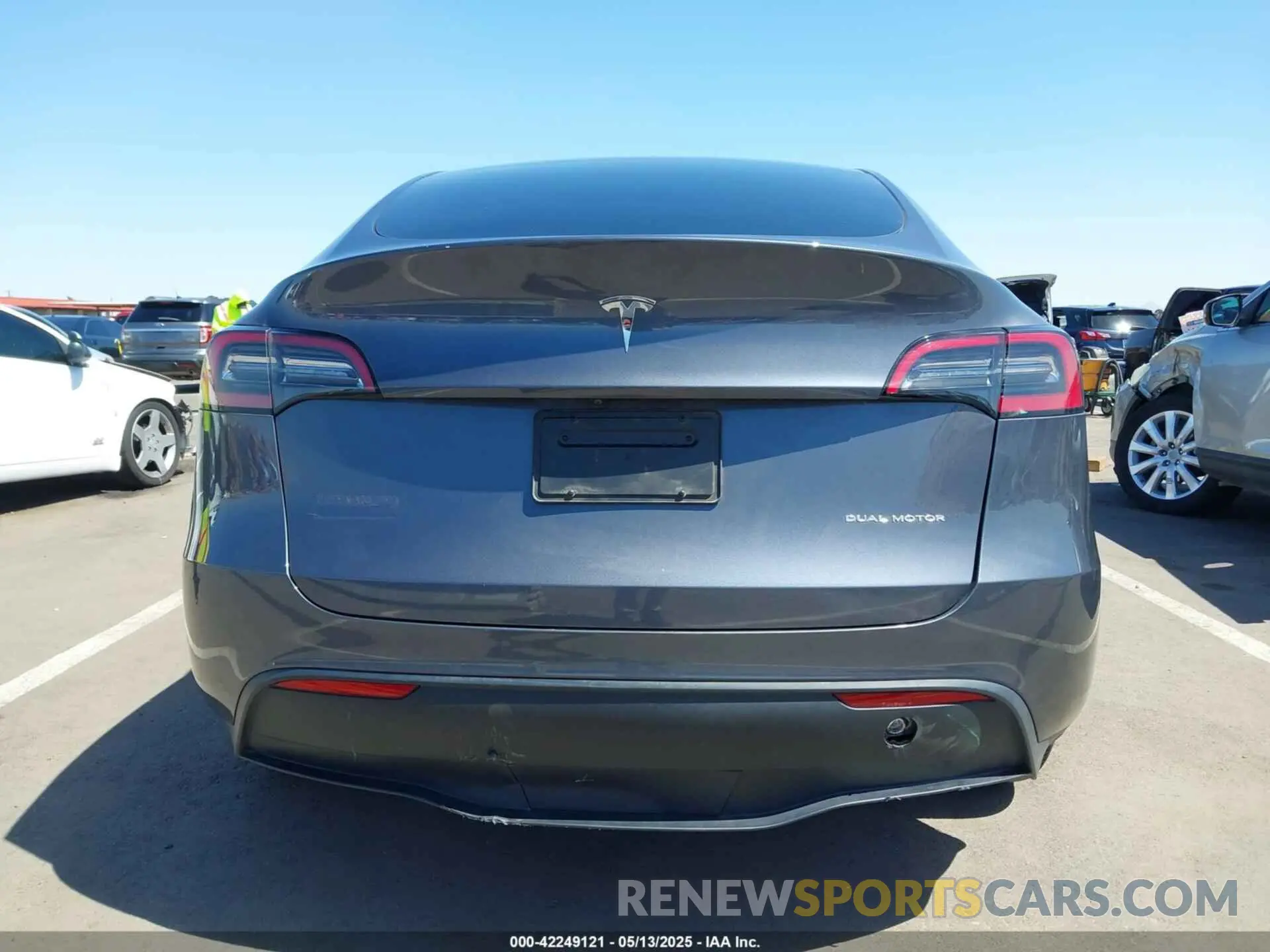 6 fotografías del automóvil dañado 7SAYGDEE6PF691155 TESLA MODEL Y 2023