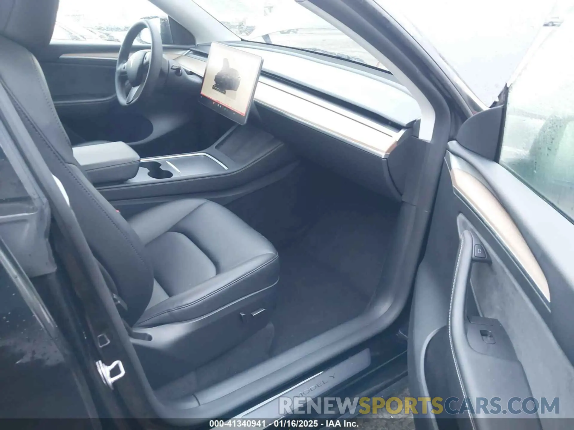 5 fotografías del automóvil dañado 7SAYGDEE6PF800911 TESLA MODEL Y 2023