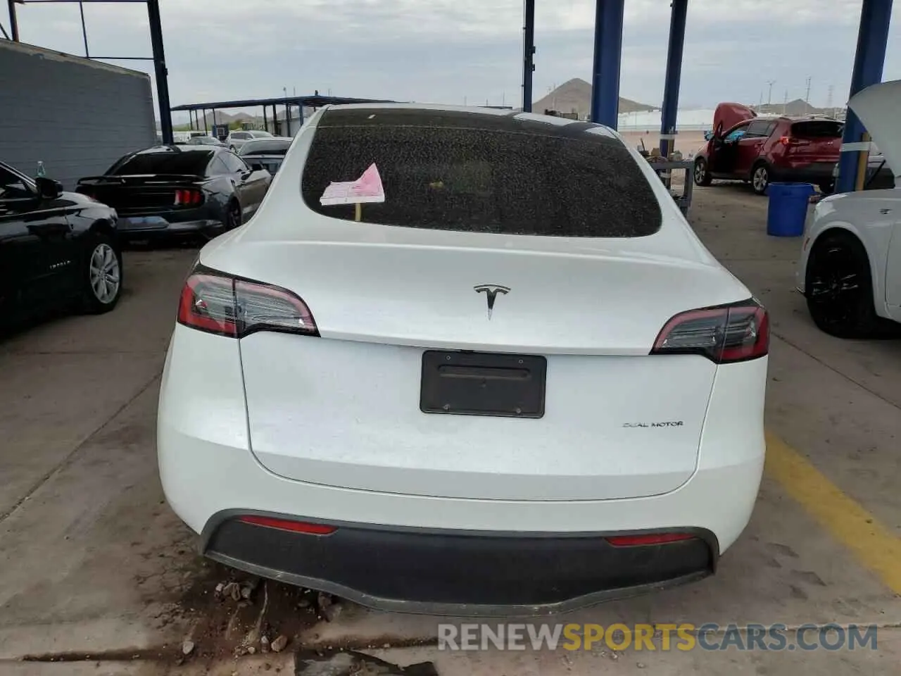6 fotografías del automóvil dañado 7SAYGDEE6PF858274 TESLA MODEL Y 2023