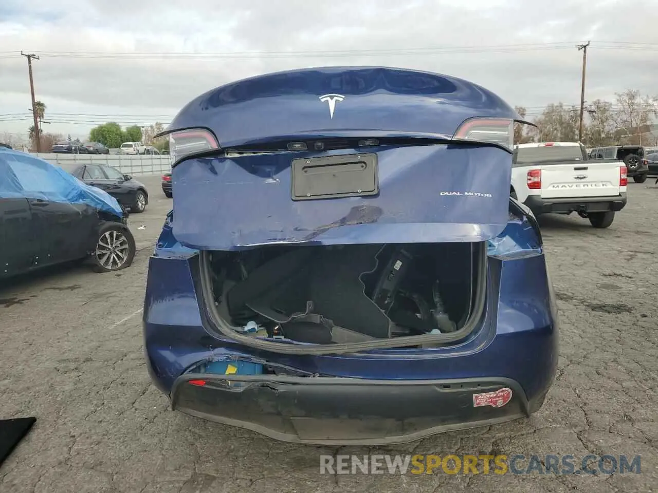 6 fotografías del automóvil dañado 7SAYGDEE6PF875303 TESLA MODEL Y 2023