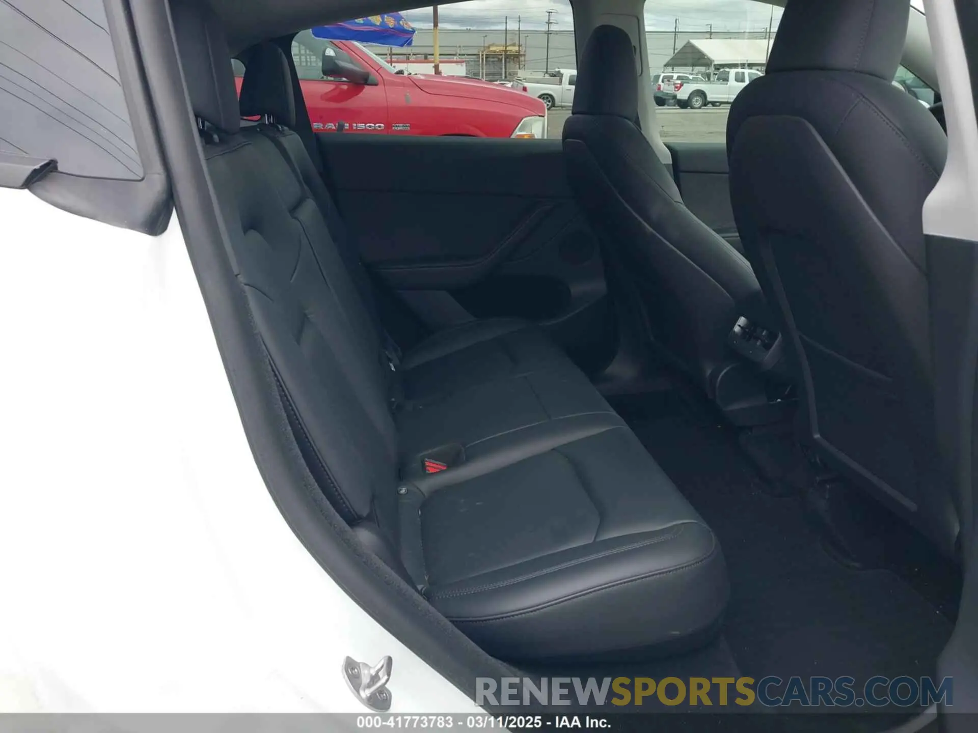 8 fotografías del automóvil dañado 7SAYGDEE7PA023295 TESLA MODEL Y 2023