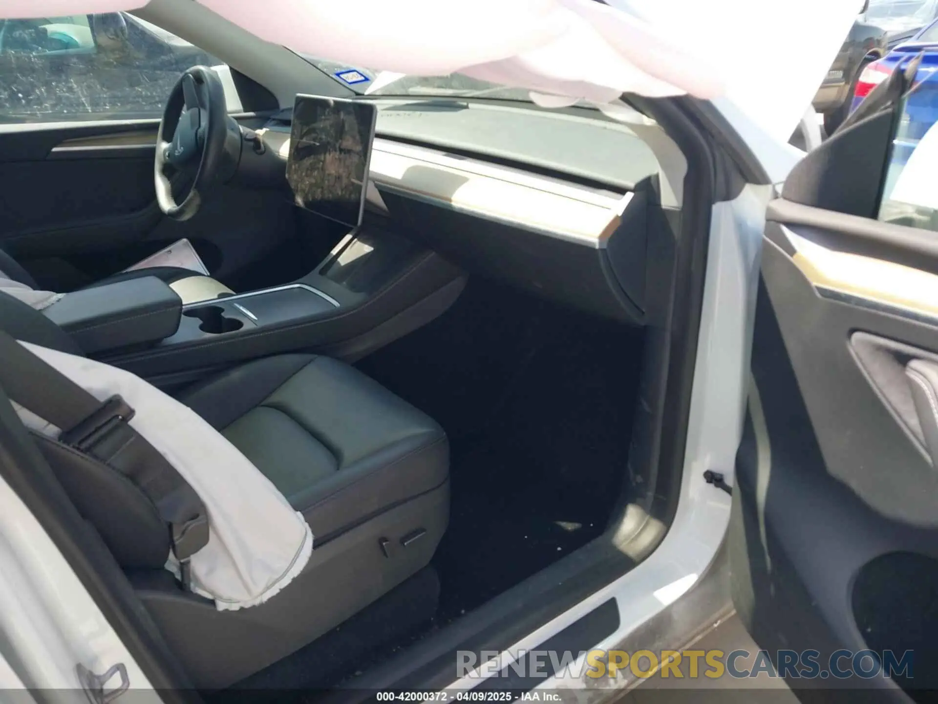 5 fotografías del automóvil dañado 7SAYGDEE7PA062551 TESLA MODEL Y 2023