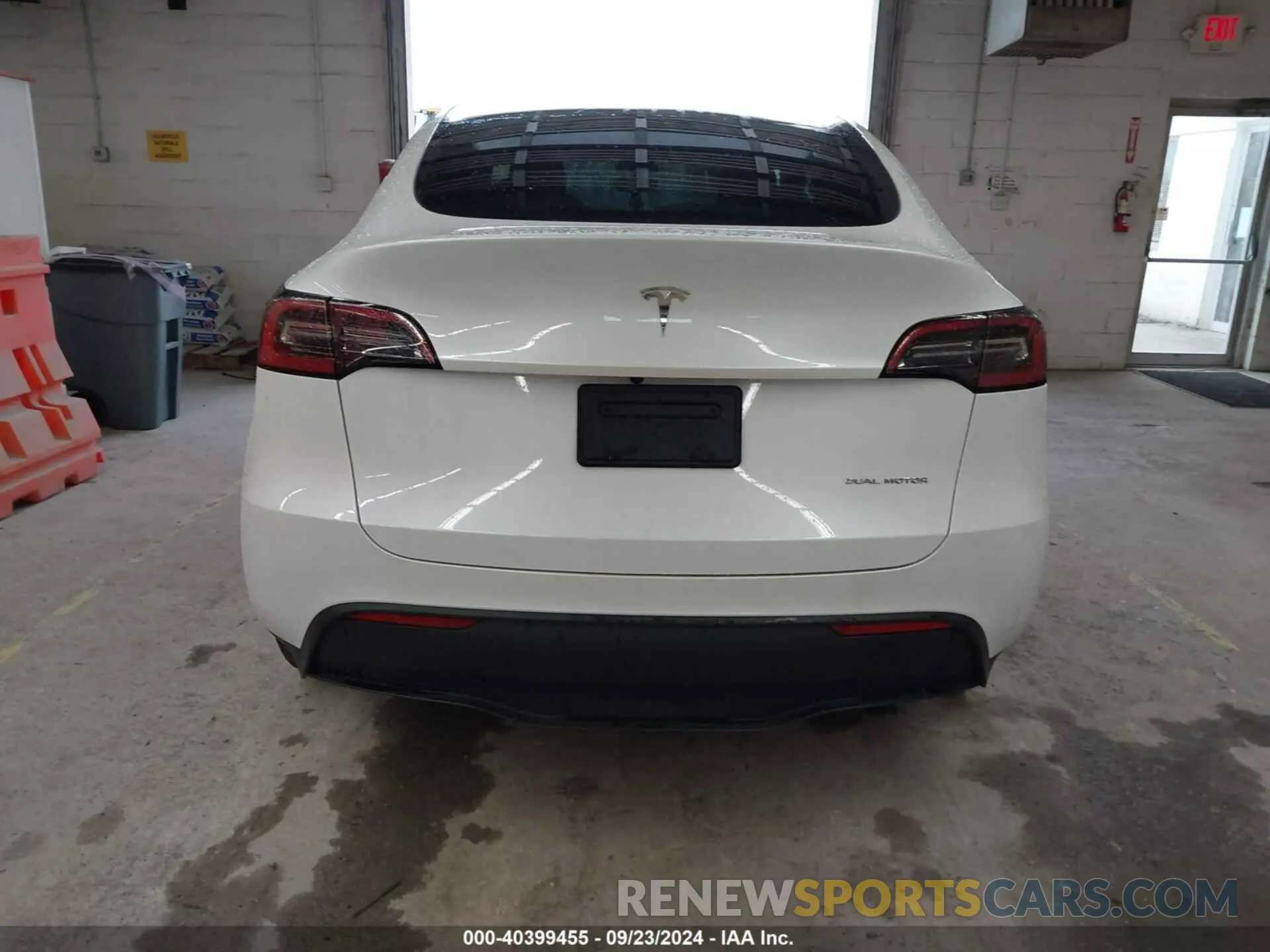 16 fotografías del automóvil dañado 7SAYGDEE7PA100523 TESLA MODEL Y 2023
