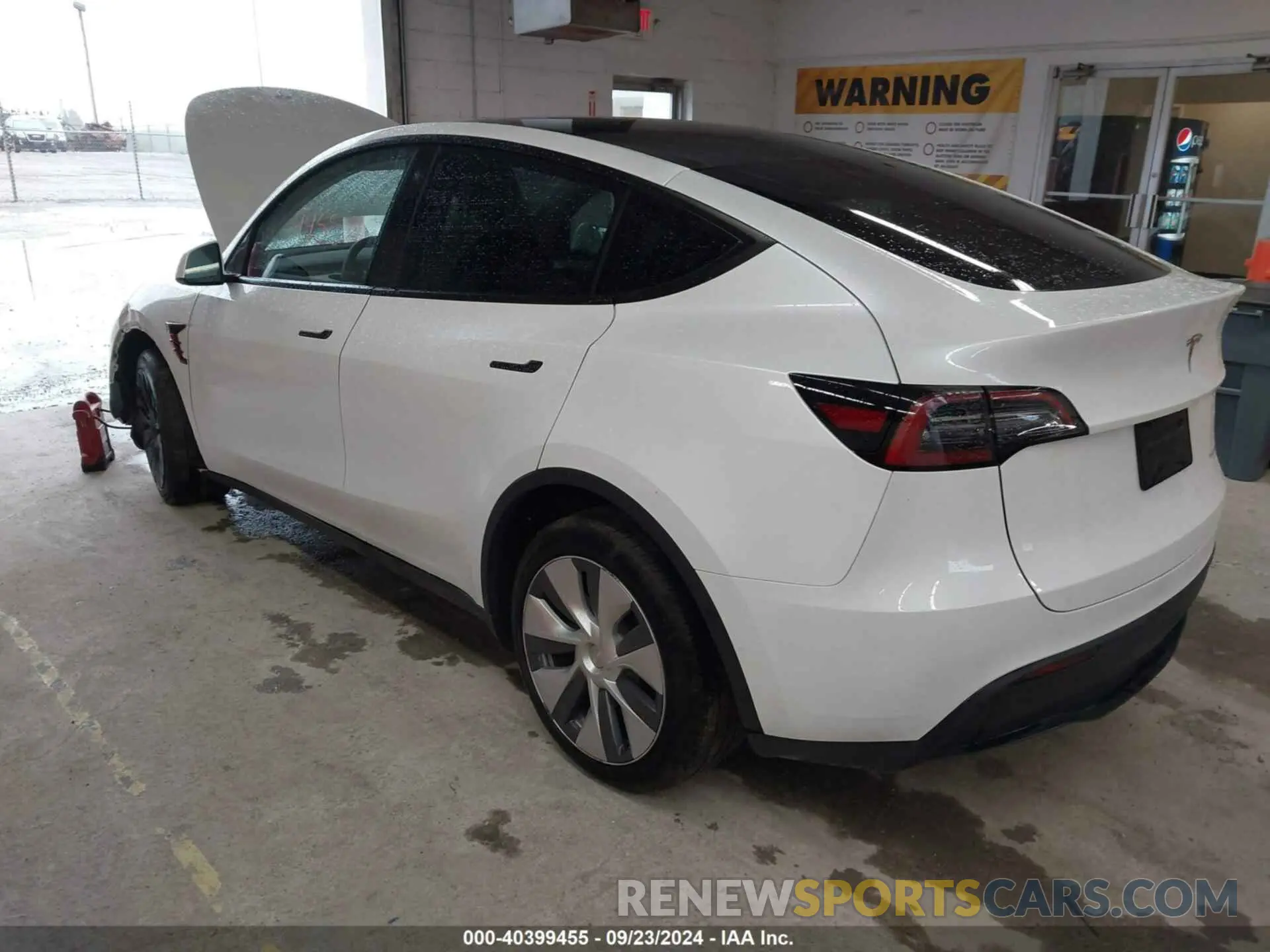 3 fotografías del automóvil dañado 7SAYGDEE7PA100523 TESLA MODEL Y 2023