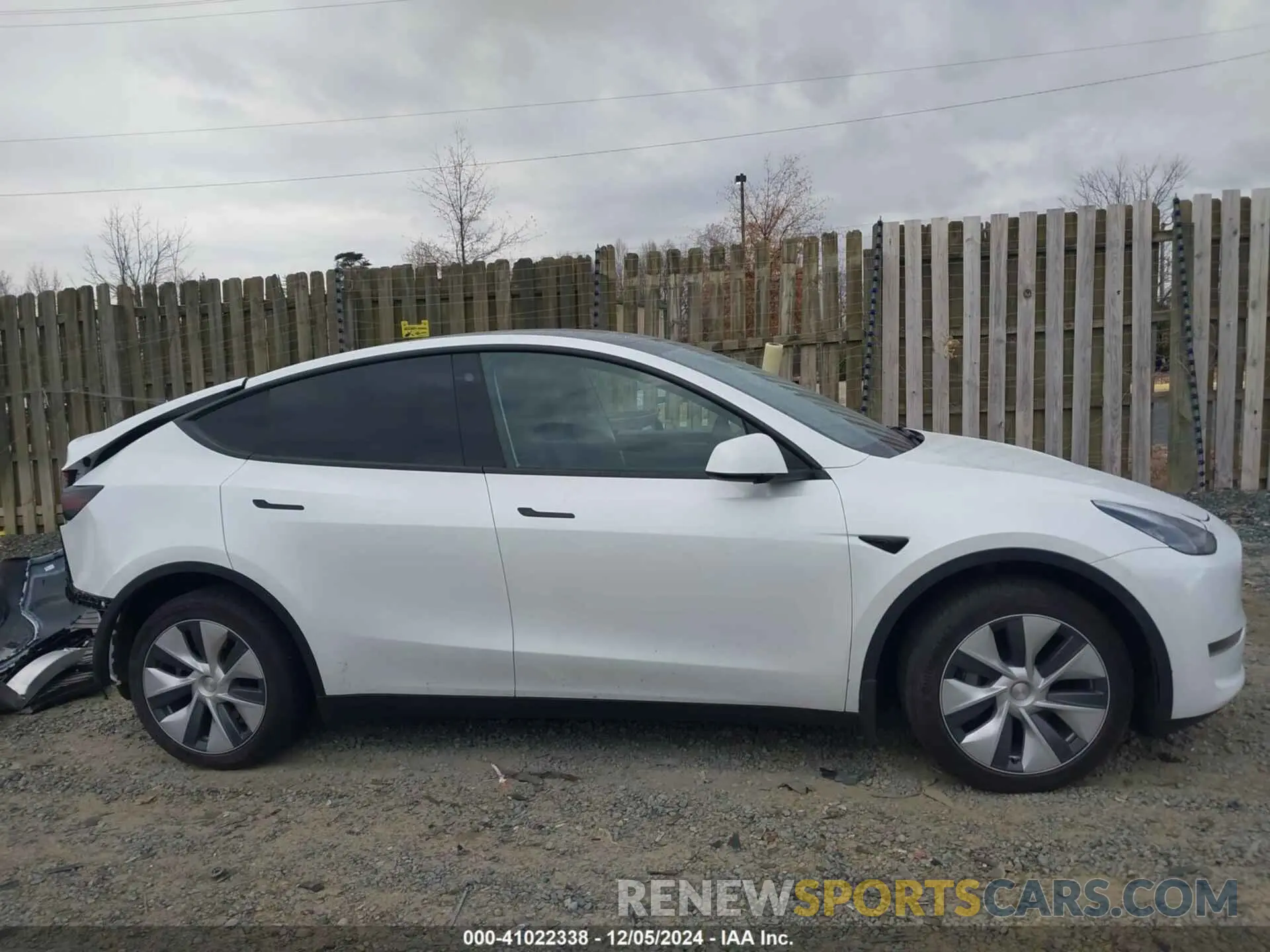 13 fotografías del automóvil dañado 7SAYGDEE7PA121615 TESLA MODEL Y 2023
