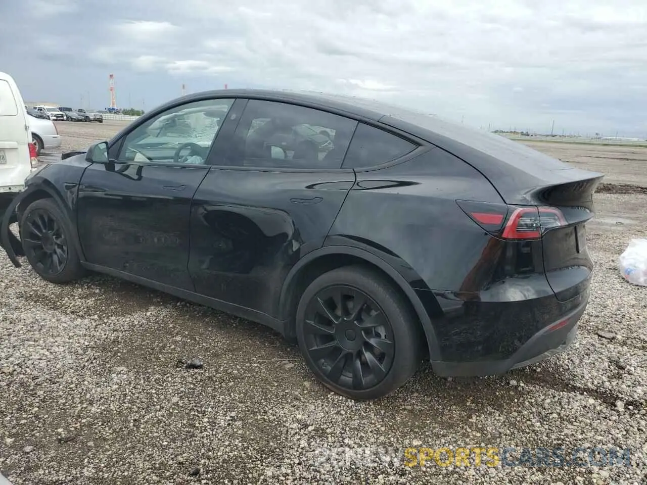 2 fotografías del automóvil dañado 7SAYGDEE7PA137443 TESLA MODEL Y 2023