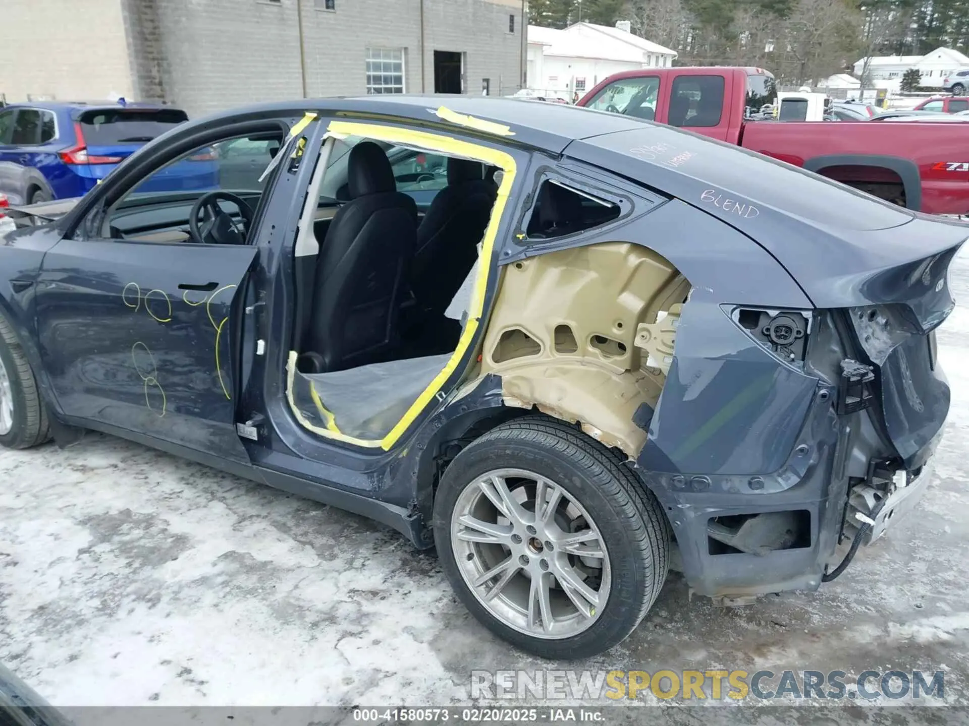 13 fotografías del automóvil dañado 7SAYGDEE7PF602709 TESLA MODEL Y 2023