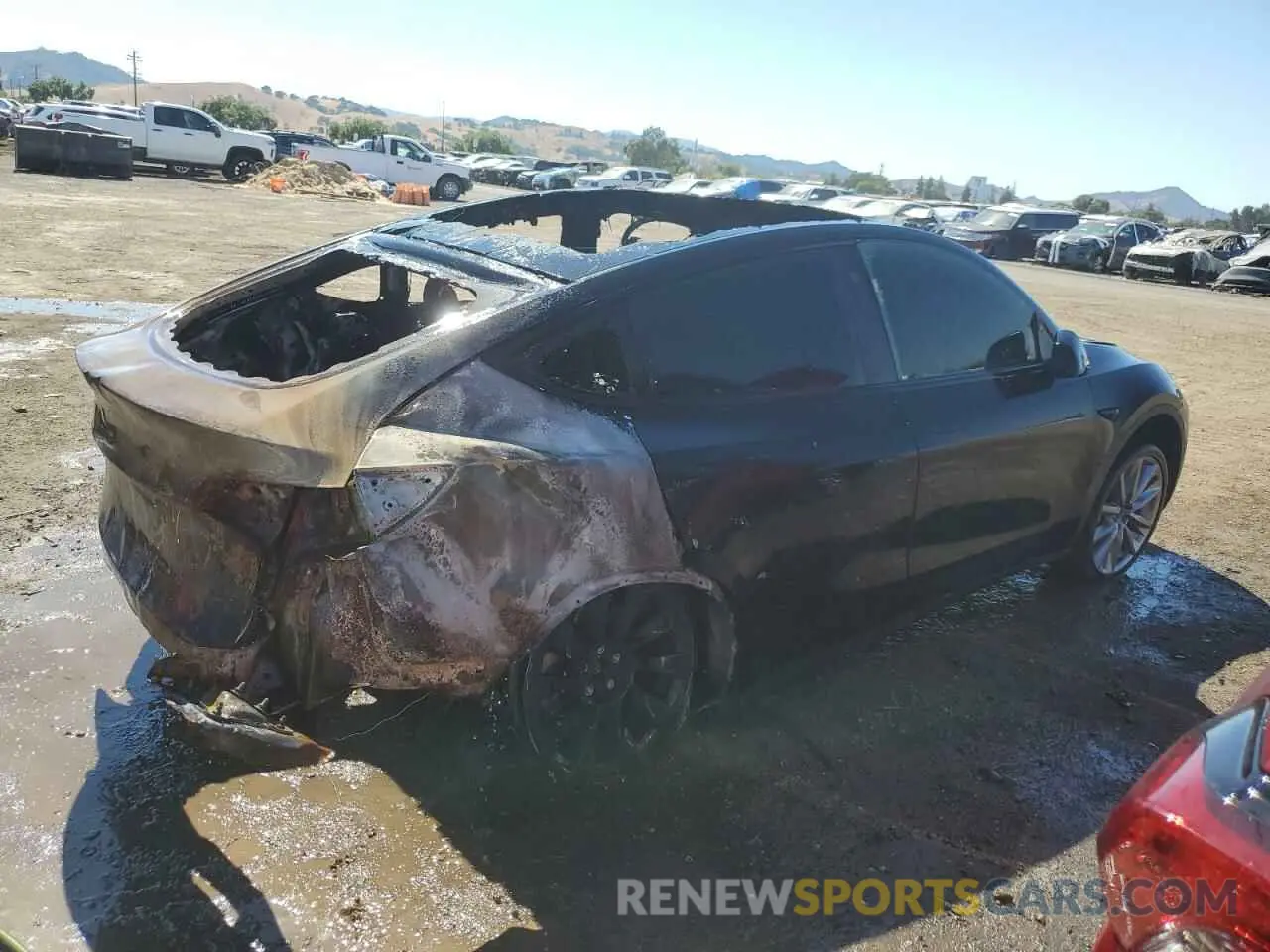 3 fotografías del automóvil dañado 7SAYGDEE7PF627643 TESLA MODEL Y 2023