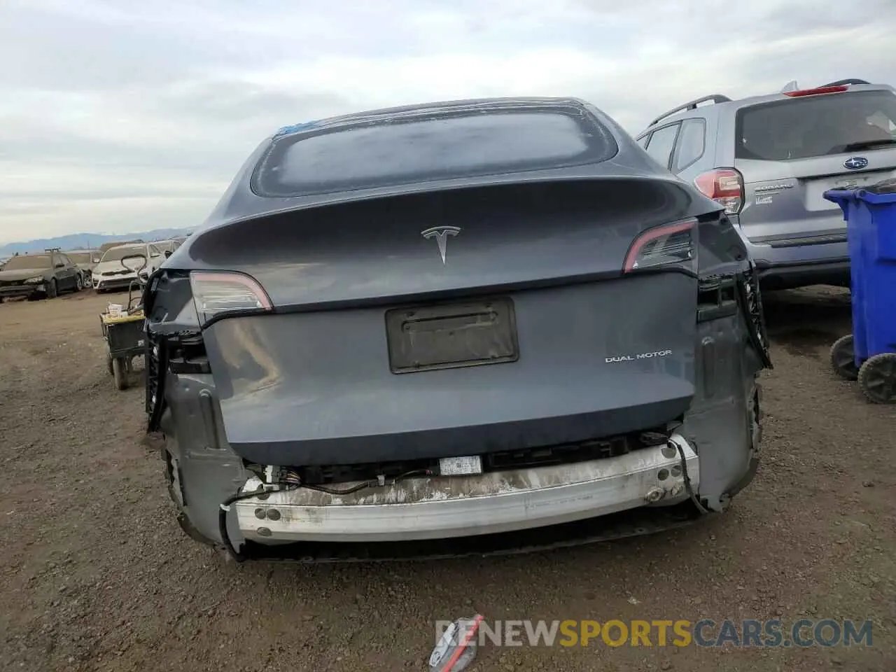6 fotografías del automóvil dañado 7SAYGDEE7PF706519 TESLA MODEL Y 2023