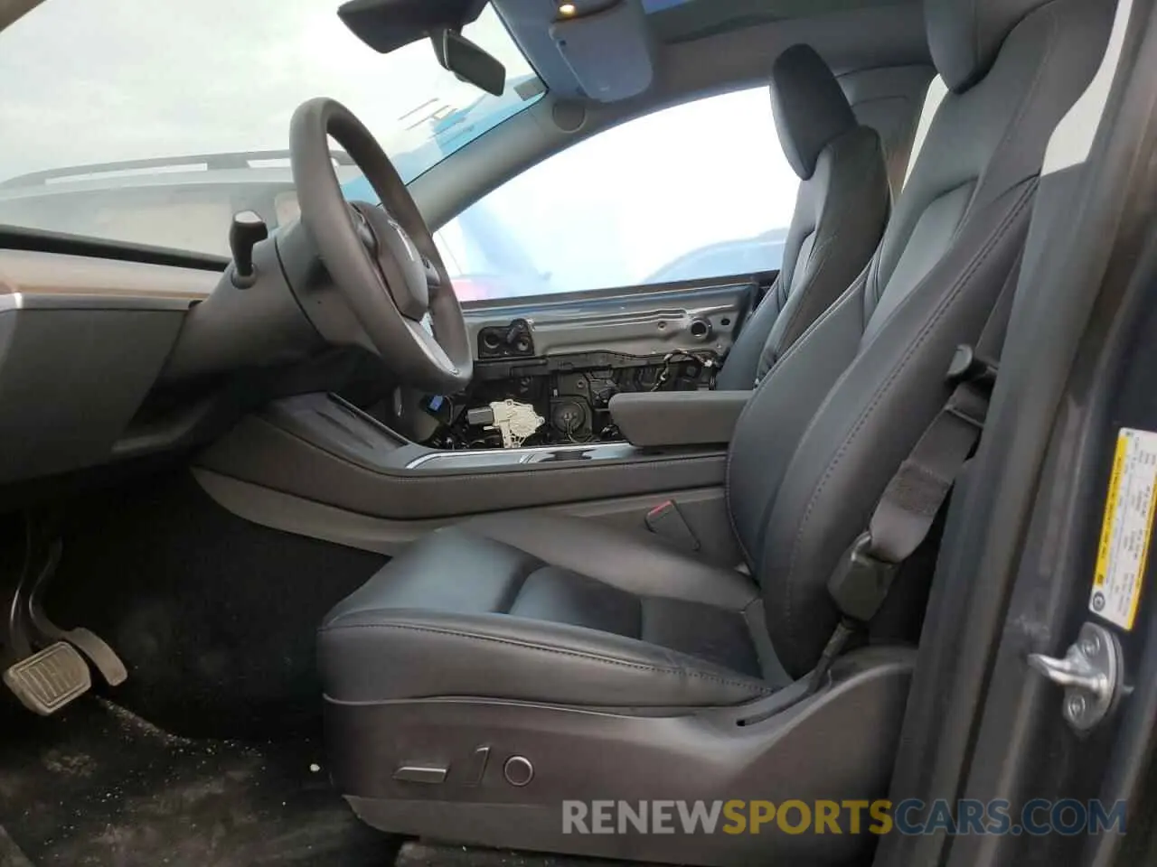 7 fotografías del automóvil dañado 7SAYGDEE7PF706519 TESLA MODEL Y 2023
