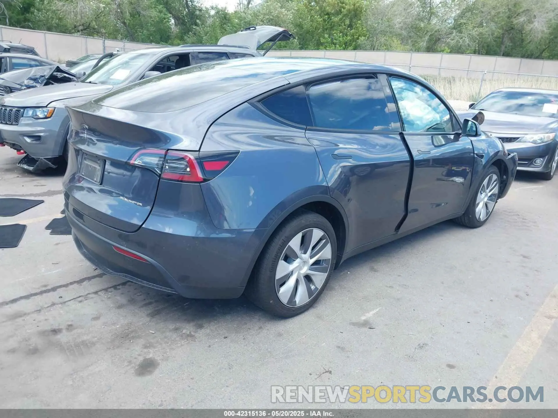 4 fotografías del automóvil dañado 7SAYGDEE7PF852113 TESLA MODEL Y 2023