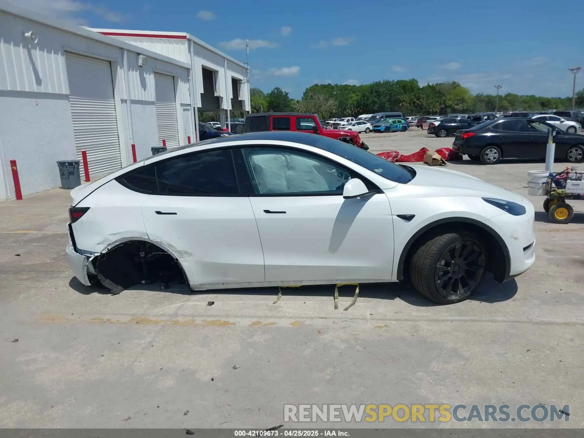 13 fotografías del automóvil dañado 7SAYGDEE7PF865539 TESLA MODEL Y 2023