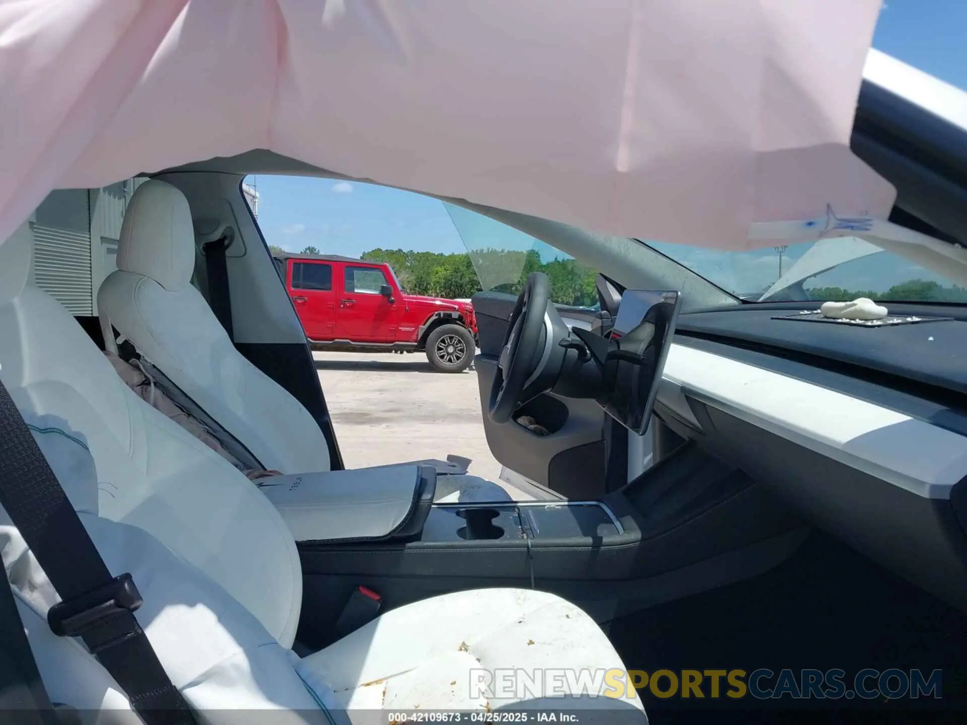 5 fotografías del automóvil dañado 7SAYGDEE7PF865539 TESLA MODEL Y 2023