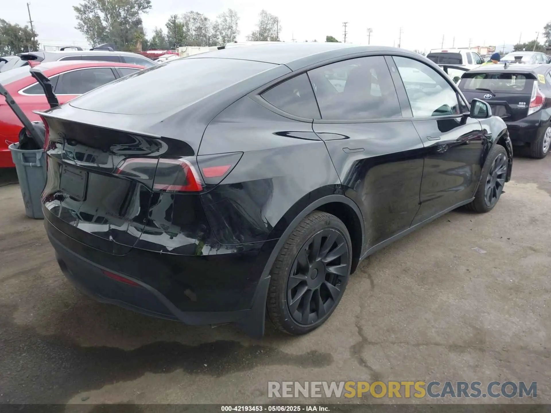 4 fotografías del automóvil dañado 7SAYGDEE8PA051798 TESLA MODEL Y 2023