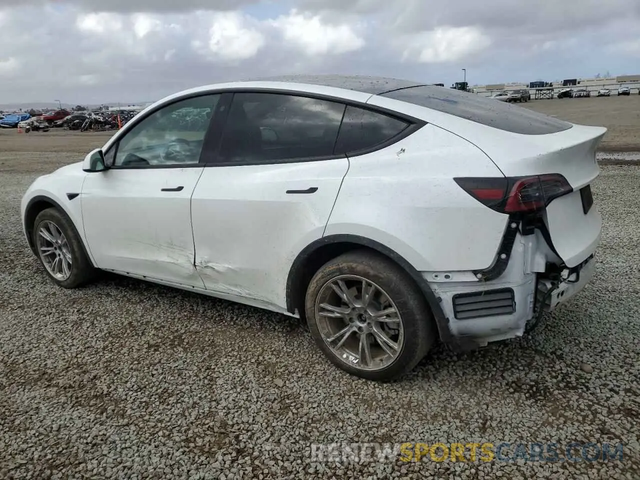 2 fotografías del automóvil dañado 7SAYGDEE8PA069783 TESLA MODEL Y 2023