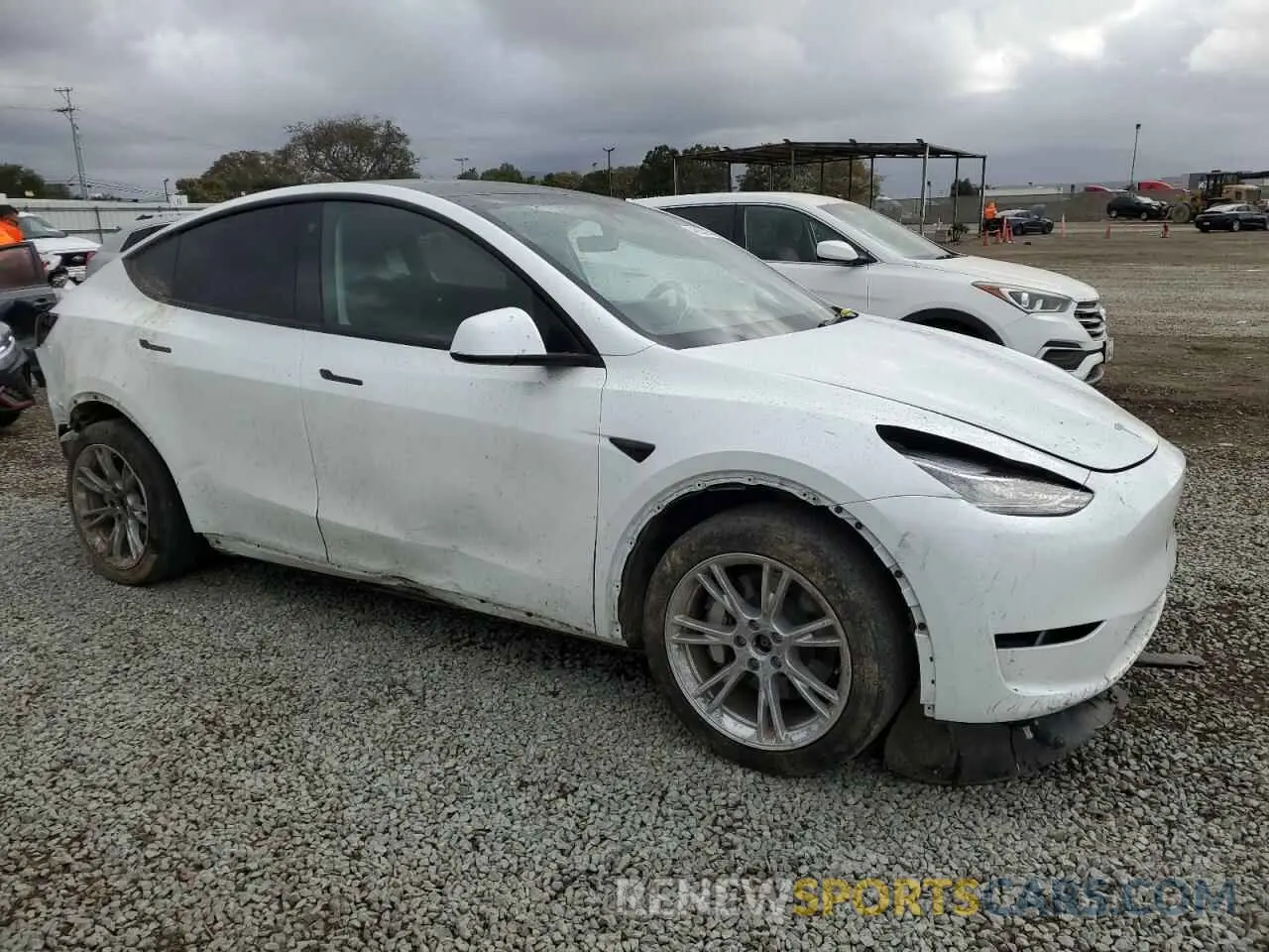 4 fotografías del automóvil dañado 7SAYGDEE8PA069783 TESLA MODEL Y 2023