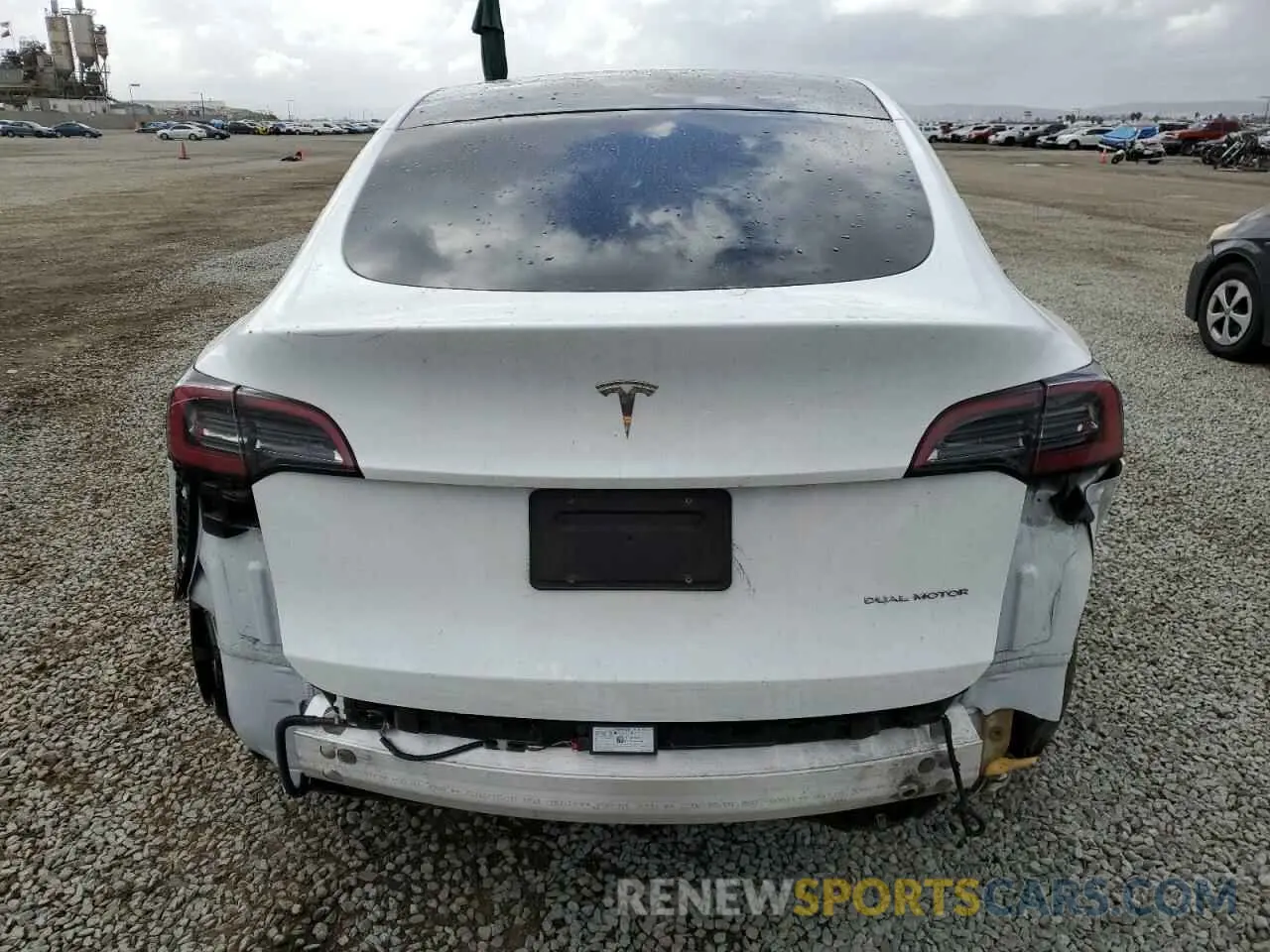 6 fotografías del automóvil dañado 7SAYGDEE8PA069783 TESLA MODEL Y 2023