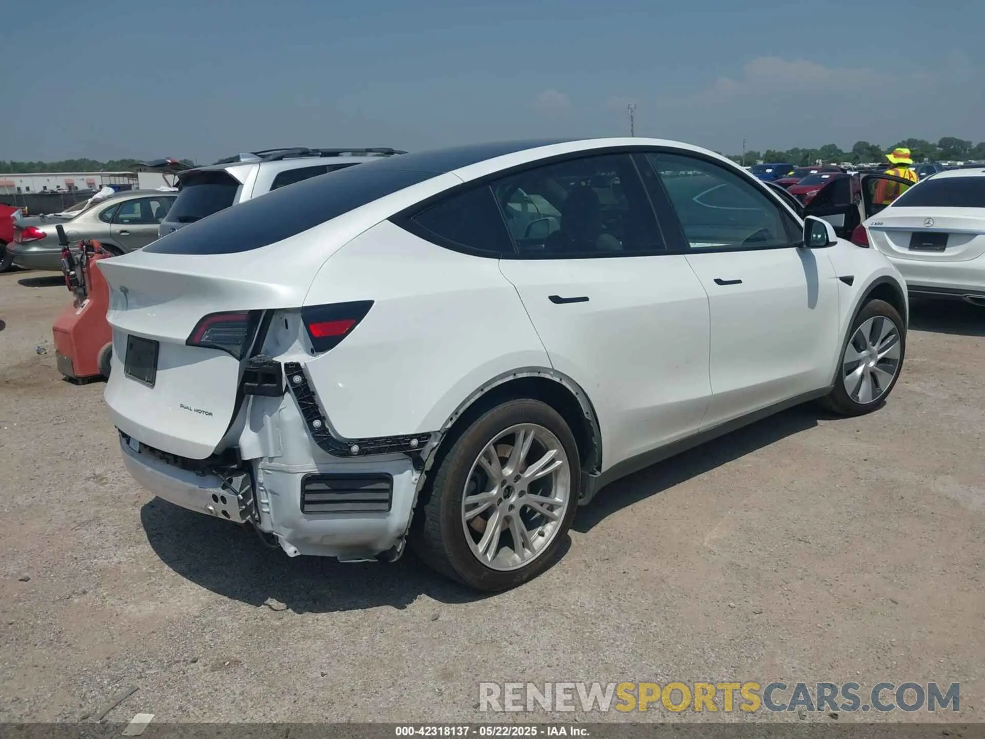 4 fotografías del automóvil dañado 7SAYGDEE8PA094957 TESLA MODEL Y 2023