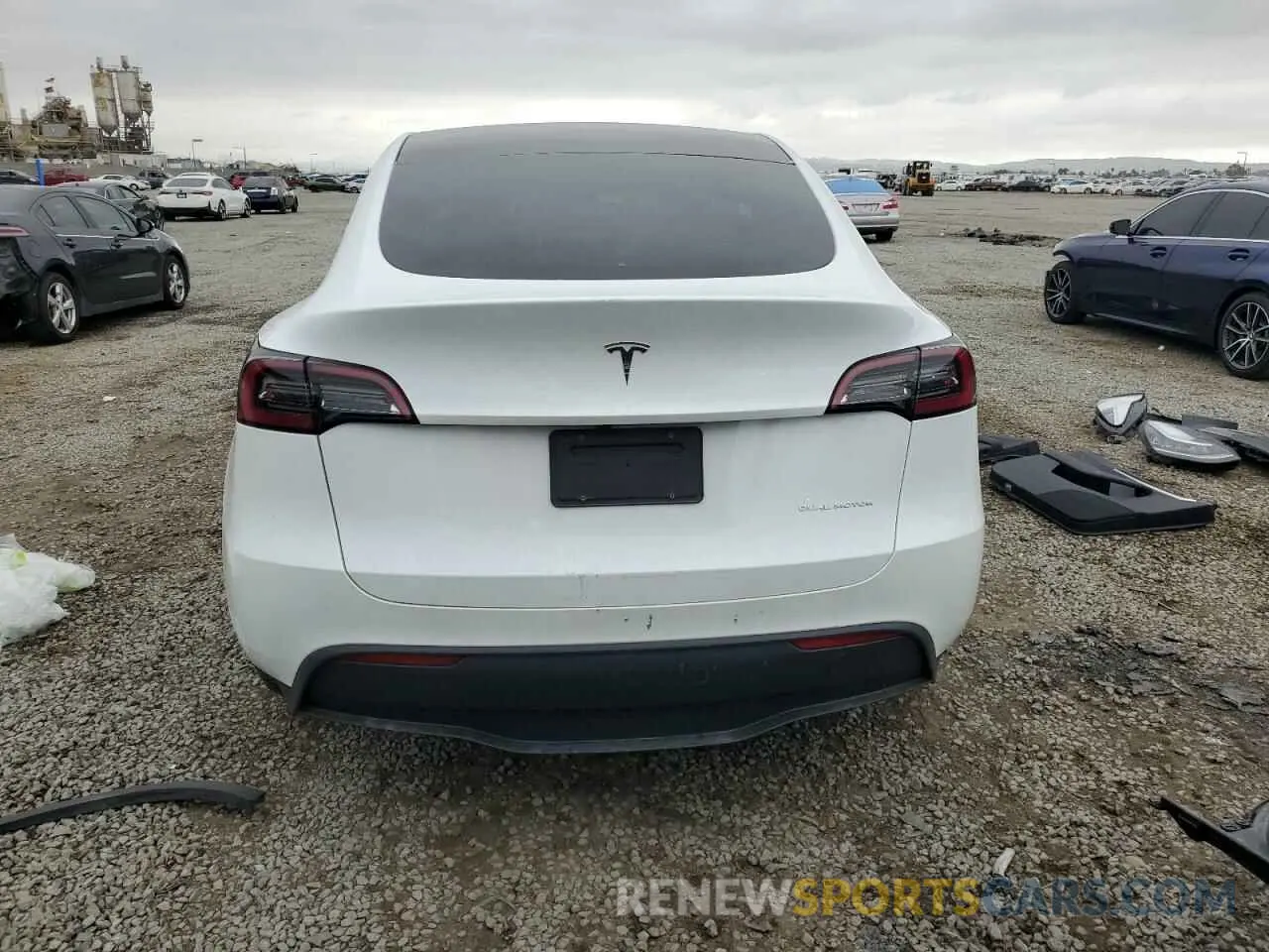 6 fotografías del automóvil dañado 7SAYGDEE8PA129562 TESLA MODEL Y 2023