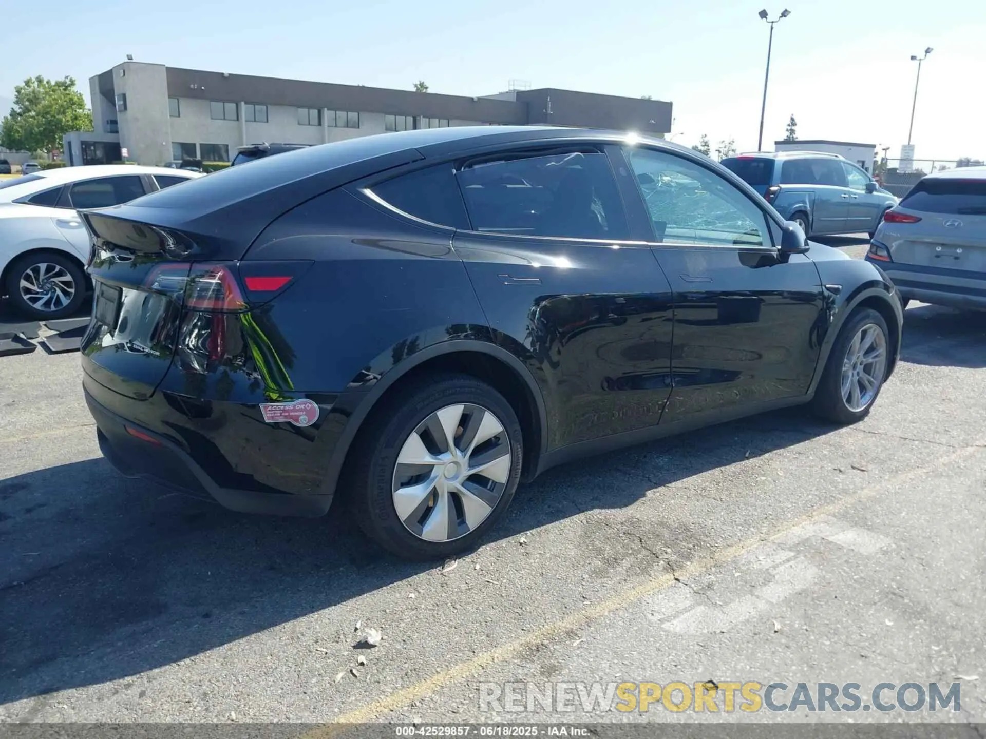 4 fotografías del automóvil dañado 7SAYGDEE8PA138813 TESLA MODEL Y 2023