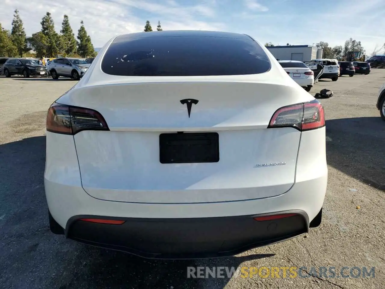 6 fotografías del automóvil dañado 7SAYGDEE8PA157913 TESLA MODEL Y 2023