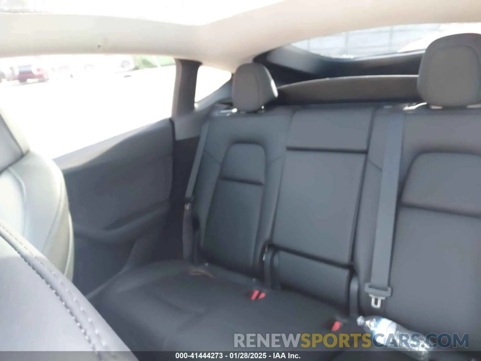 8 fotografías del automóvil dañado 7SAYGDEE8PF619907 TESLA MODEL Y 2023