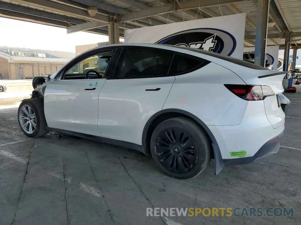 2 fotografías del automóvil dañado 7SAYGDEE8PF620703 TESLA MODEL Y 2023