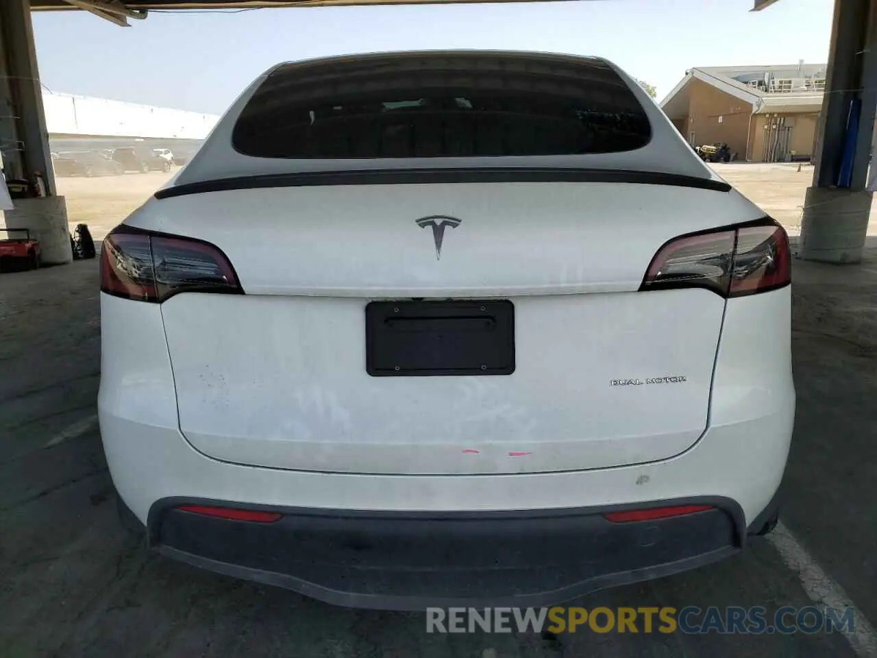 6 fotografías del automóvil dañado 7SAYGDEE8PF620703 TESLA MODEL Y 2023