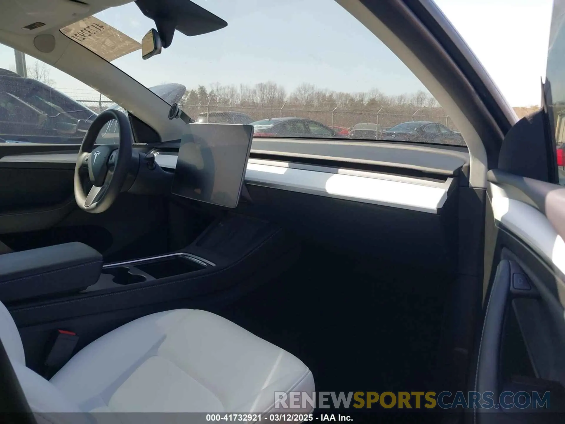 5 fotografías del automóvil dañado 7SAYGDEE8PF638859 TESLA MODEL Y 2023