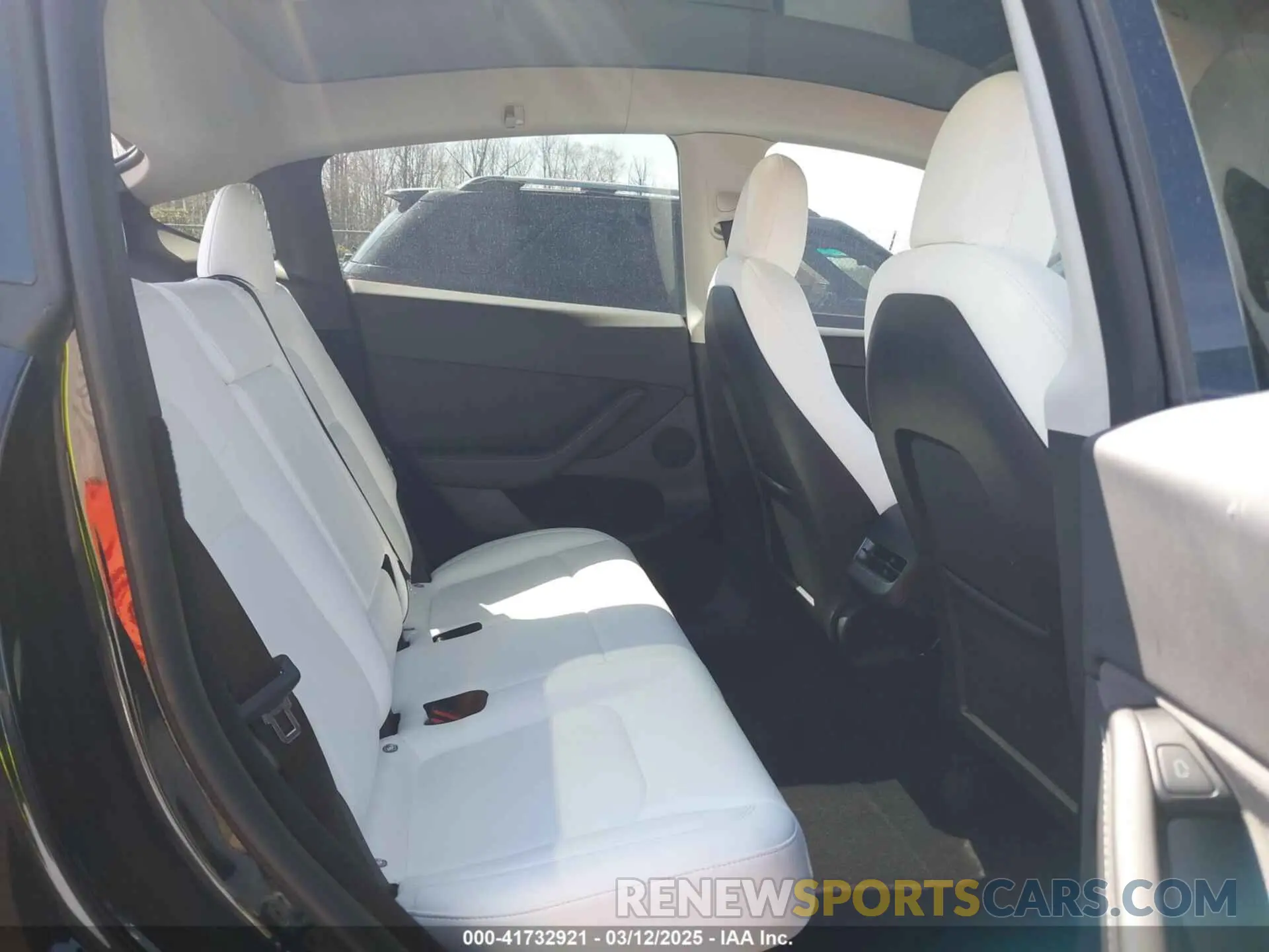 8 fotografías del automóvil dañado 7SAYGDEE8PF638859 TESLA MODEL Y 2023
