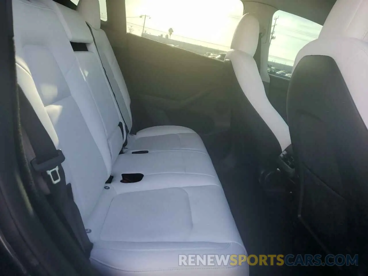 10 fotografías del automóvil dañado 7SAYGDEE8PF639252 TESLA MODEL Y 2023