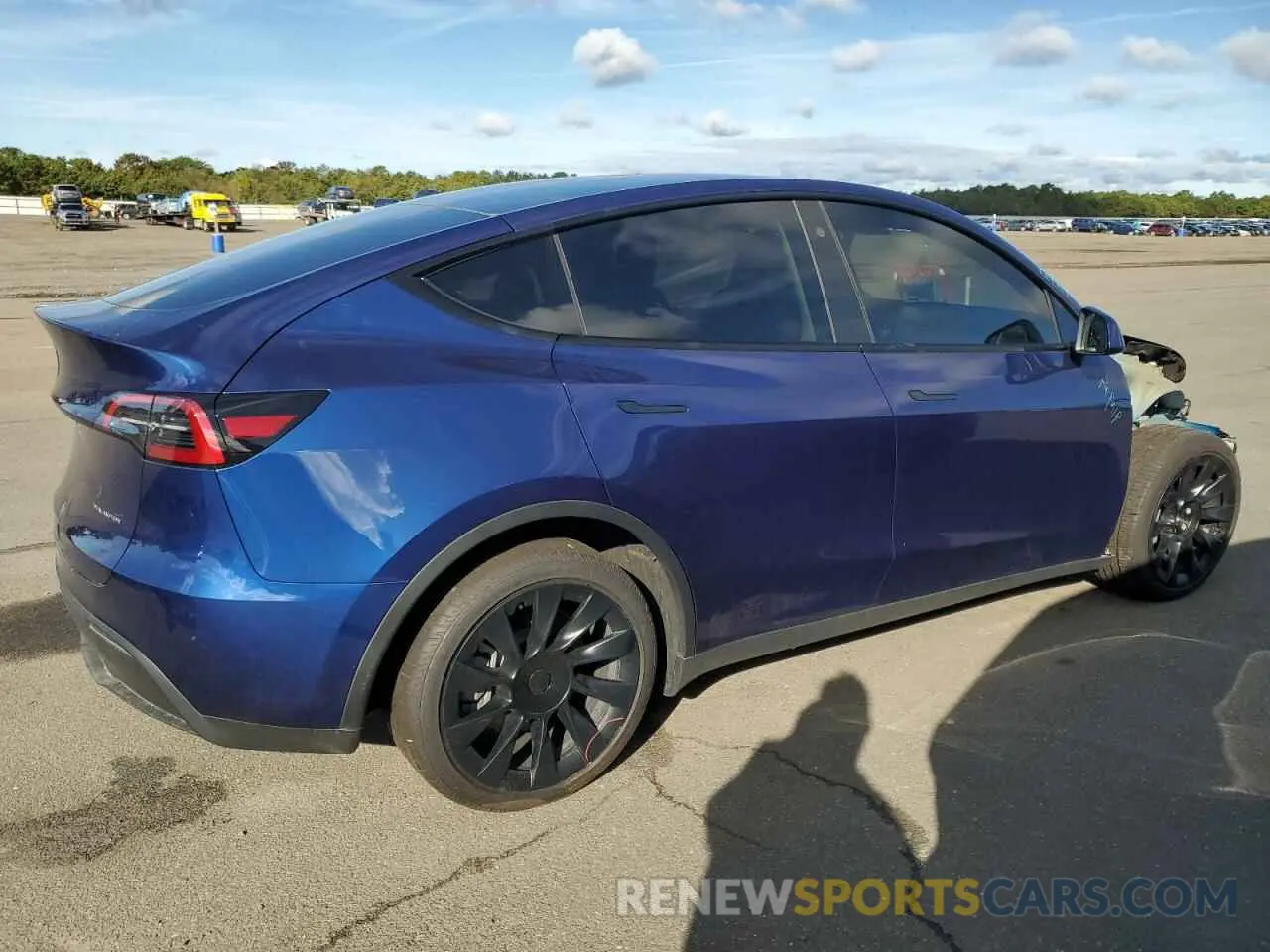 3 fotografías del automóvil dañado 7SAYGDEE8PF768236 TESLA MODEL Y 2023