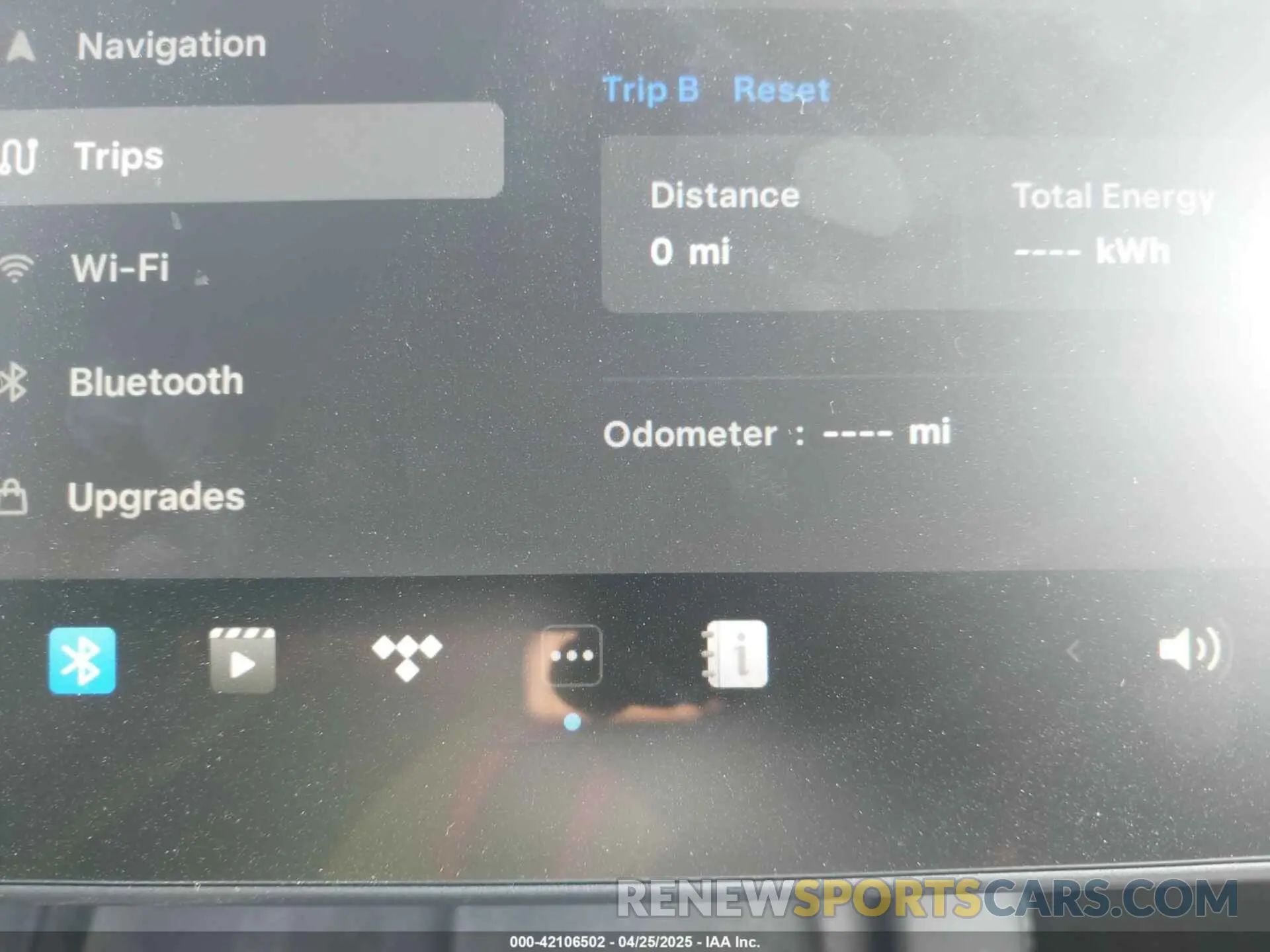 14 fotografías del automóvil dañado 7SAYGDEE8PF768589 TESLA MODEL Y 2023