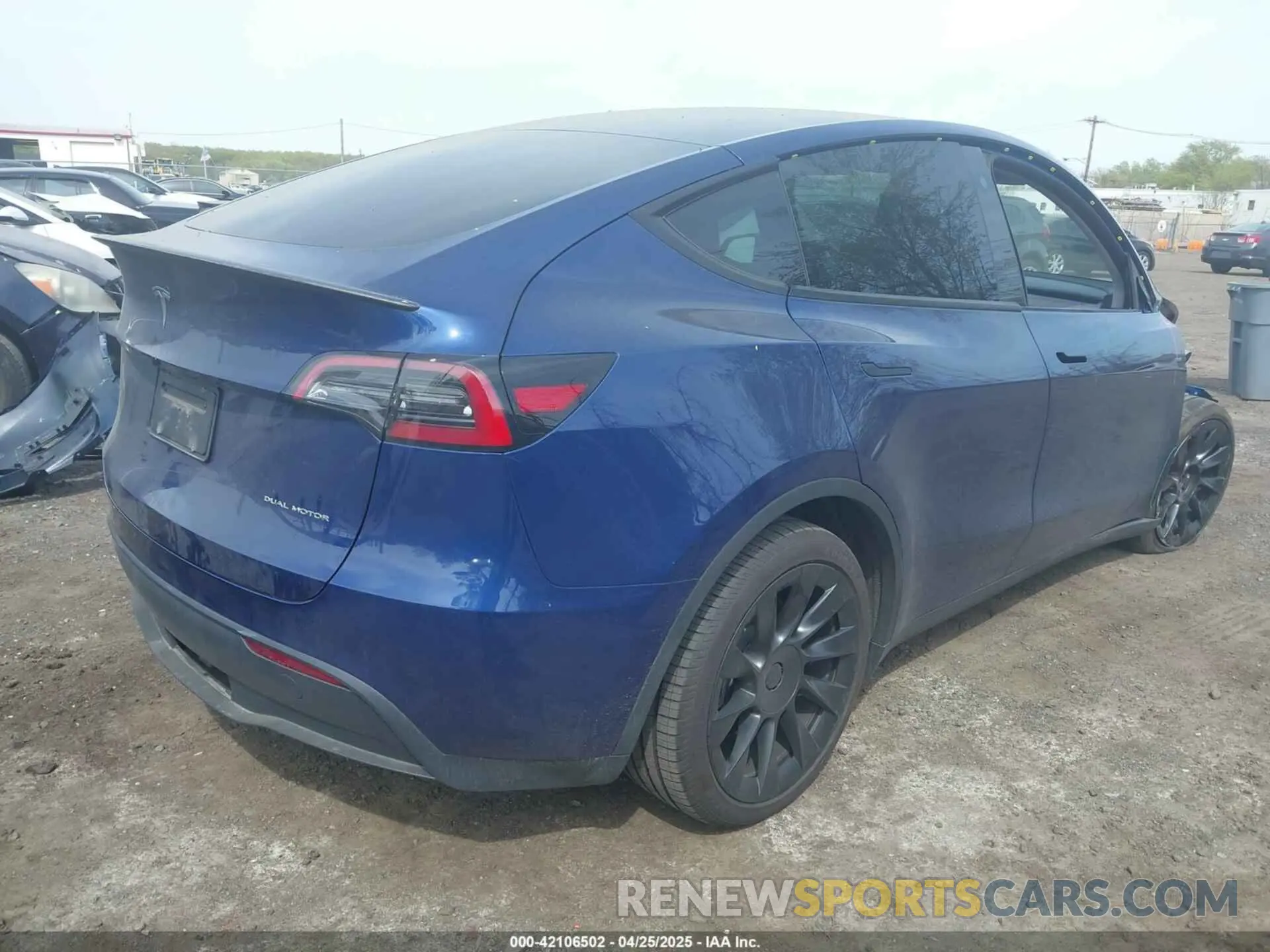 4 fotografías del automóvil dañado 7SAYGDEE8PF768589 TESLA MODEL Y 2023