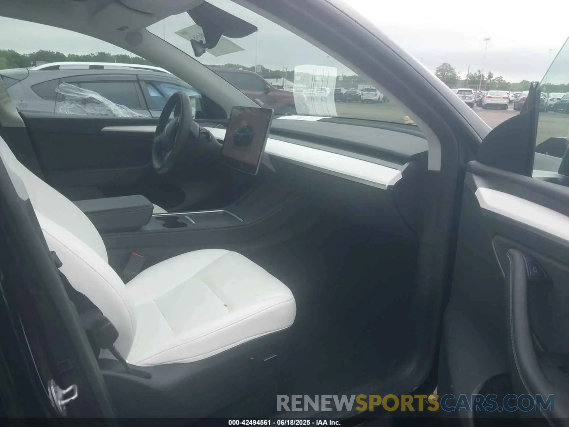 5 fotografías del automóvil dañado 7SAYGDEE8PF796571 TESLA MODEL Y 2023