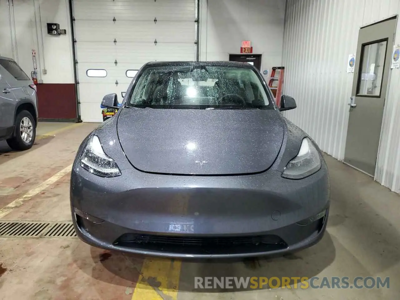 5 fotografías del automóvil dañado 7SAYGDEE8PF814874 TESLA MODEL Y 2023