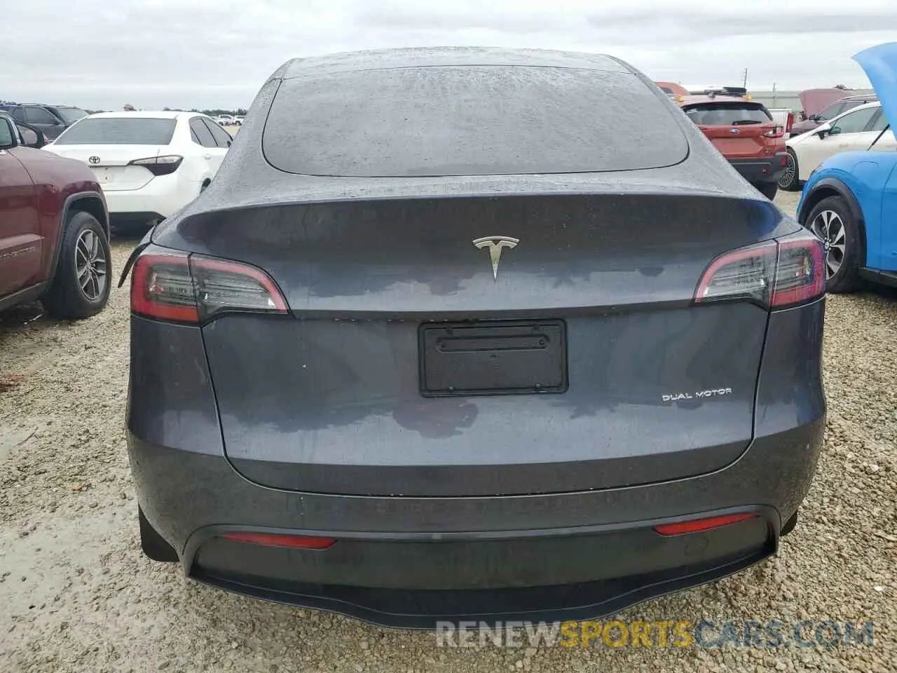 6 fotografías del automóvil dañado 7SAYGDEE8PF875383 TESLA MODEL Y 2023
