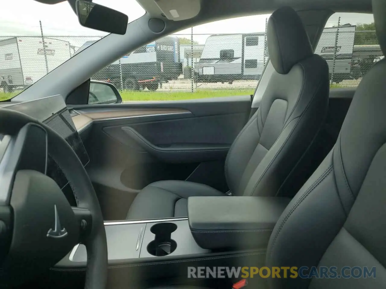 7 fotografías del automóvil dañado 7SAYGDEE8PF899389 TESLA MODEL Y 2023