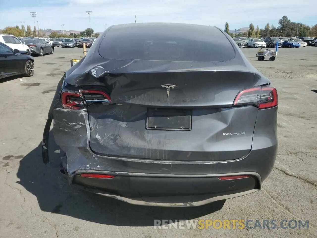 6 fotografías del automóvil dañado 7SAYGDEE8PF912643 TESLA MODEL Y 2023