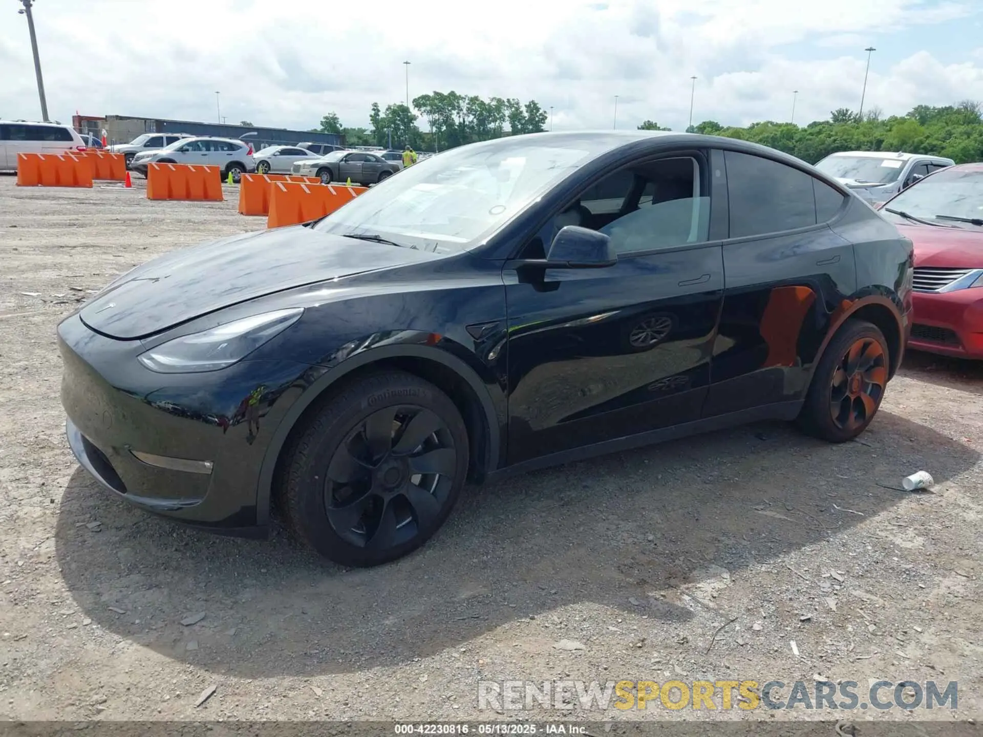 2 fotografías del automóvil dañado 7SAYGDEE8PF919057 TESLA MODEL Y 2023