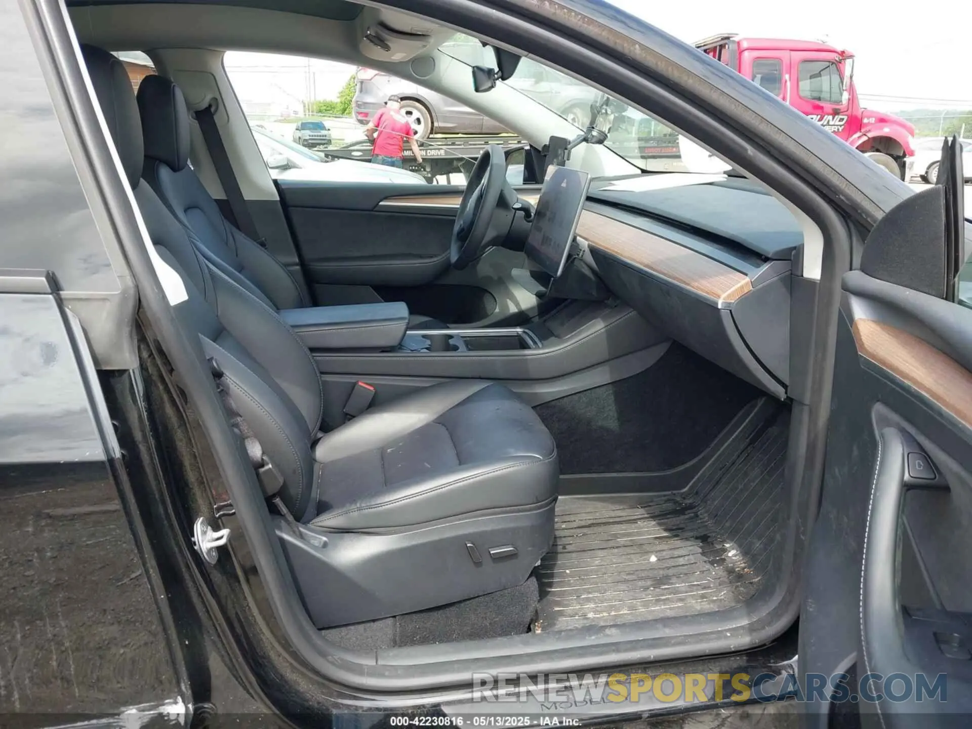 5 fotografías del automóvil dañado 7SAYGDEE8PF919057 TESLA MODEL Y 2023