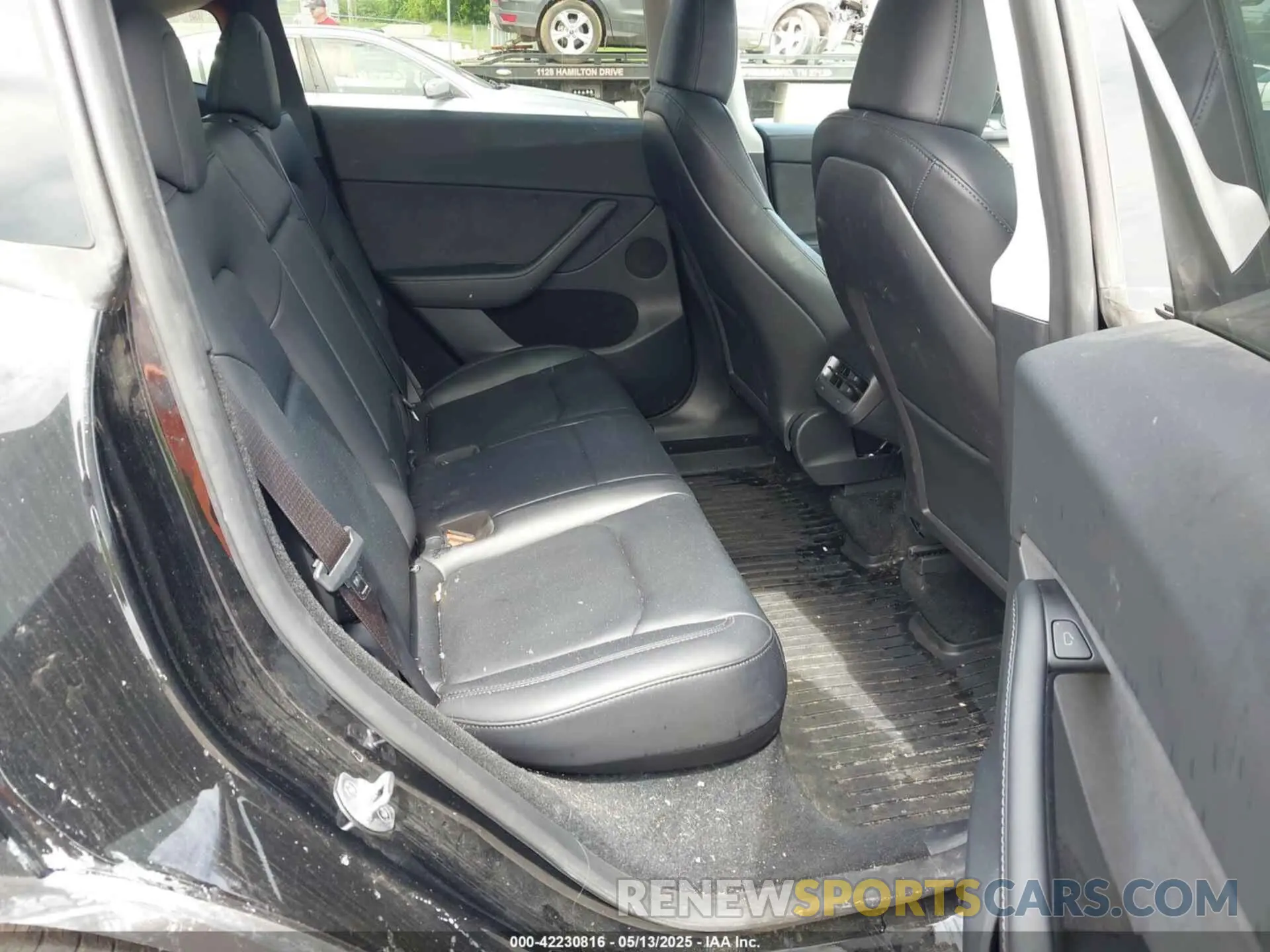 8 fotografías del automóvil dañado 7SAYGDEE8PF919057 TESLA MODEL Y 2023