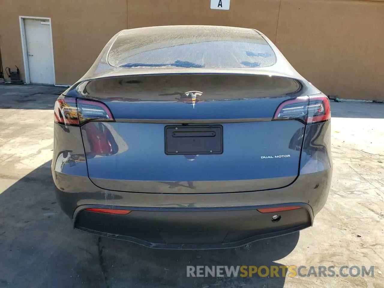 6 fotografías del automóvil dañado 7SAYGDEE8PF971160 TESLA MODEL Y 2023