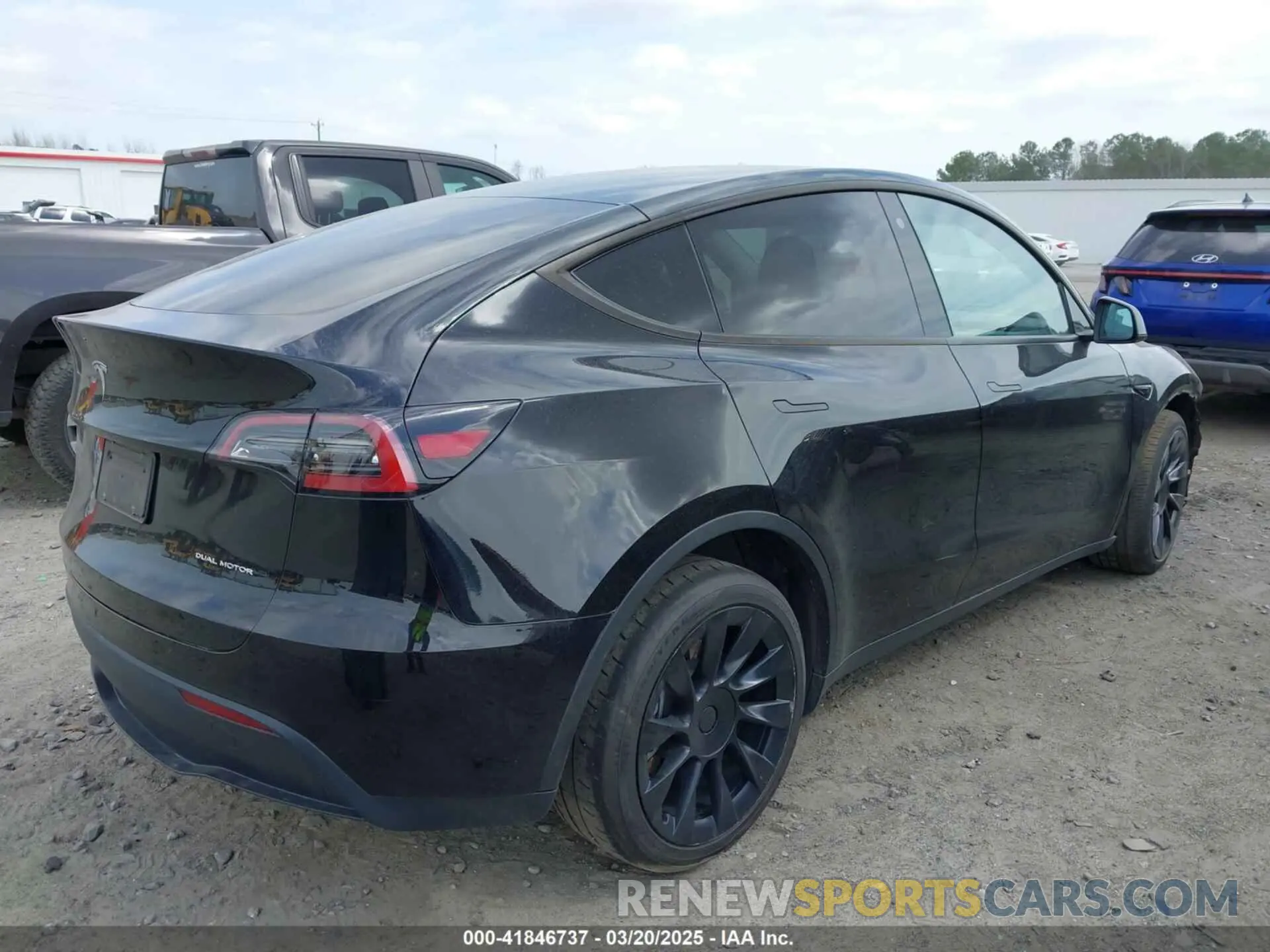 4 fotografías del automóvil dañado 7SAYGDEE9PA051535 TESLA MODEL Y 2023