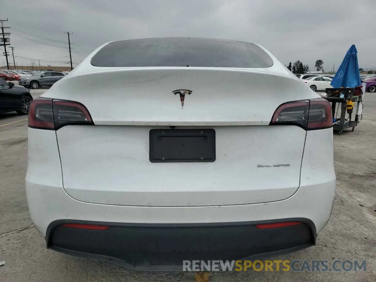 6 fotografías del automóvil dañado 7SAYGDEE9PA070232 TESLA MODEL Y 2023