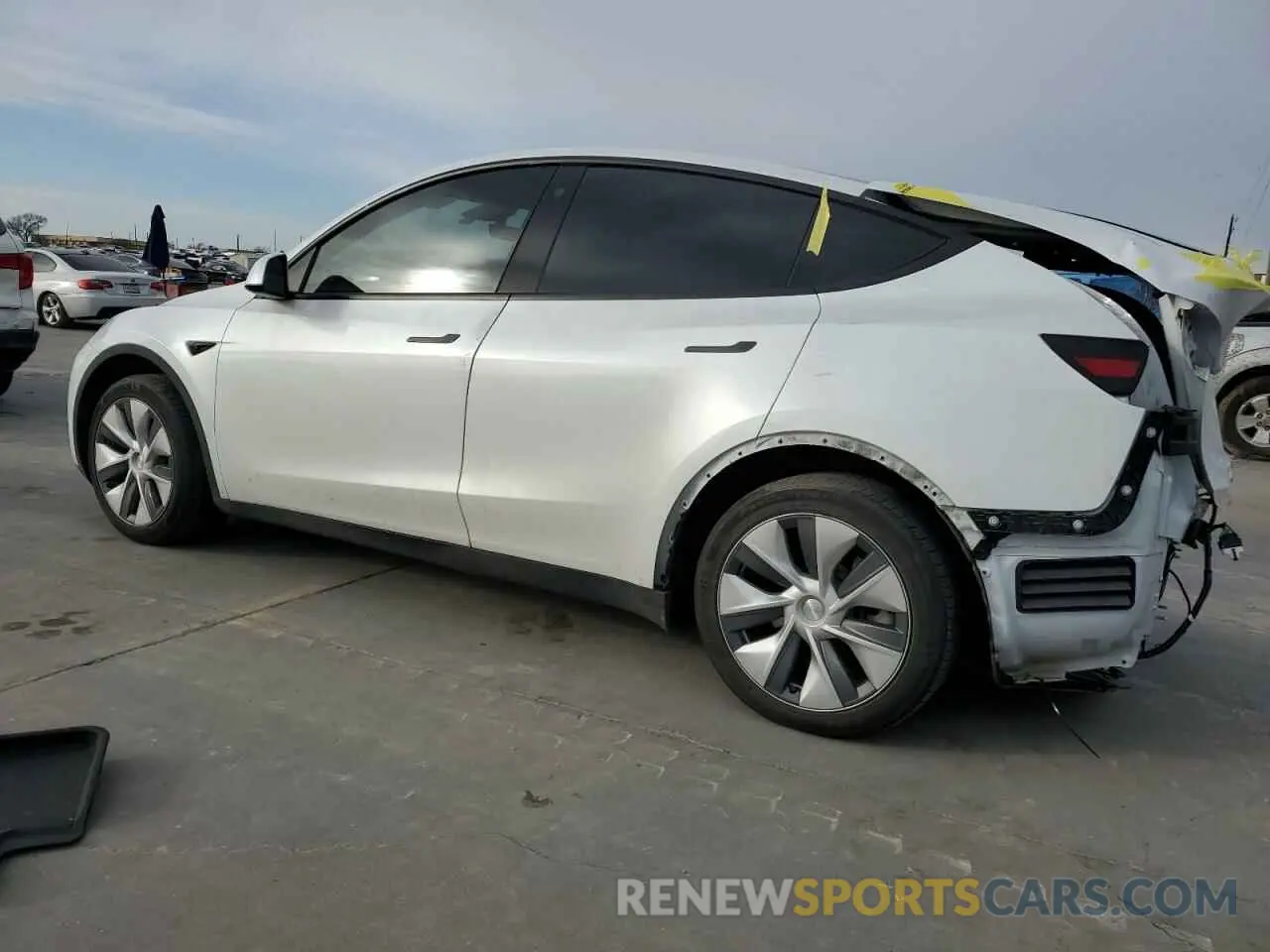 2 fotografías del automóvil dañado 7SAYGDEE9PA092263 TESLA MODEL Y 2023