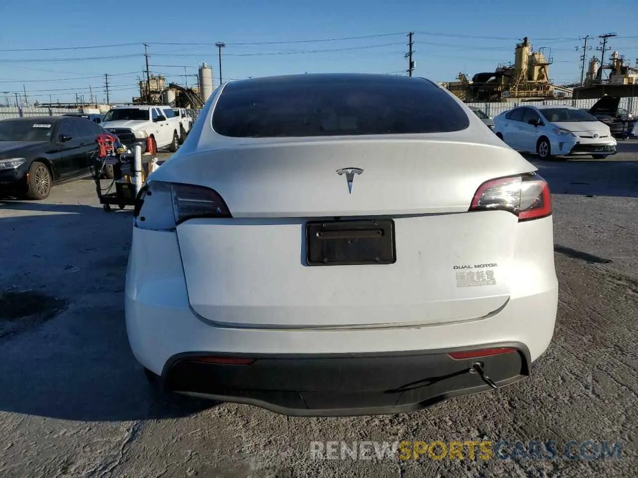 6 fotografías del automóvil dañado 7SAYGDEE9PA113788 TESLA MODEL Y 2023