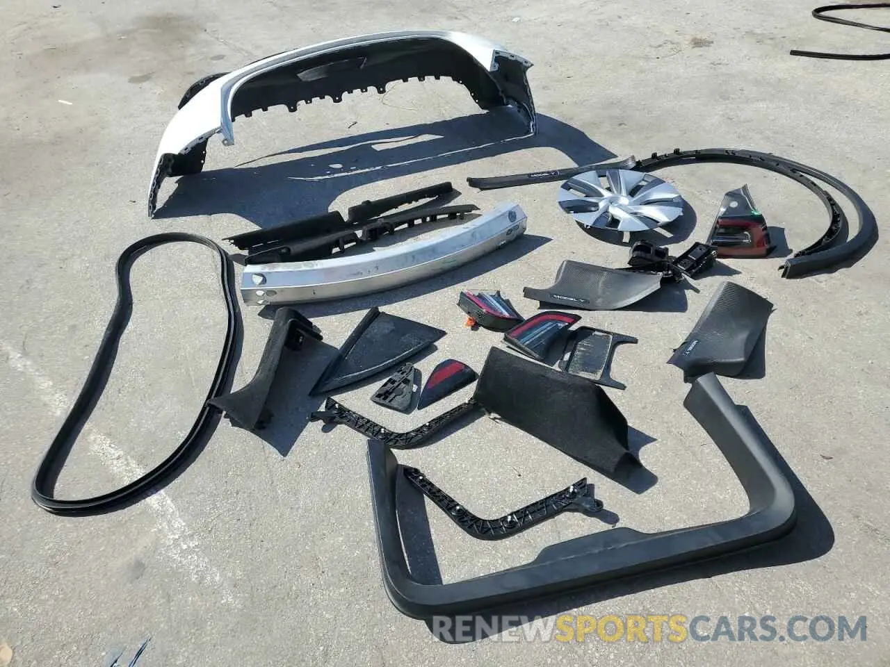 13 fotografías del automóvil dañado 7SAYGDEE9PA124113 TESLA MODEL Y 2023