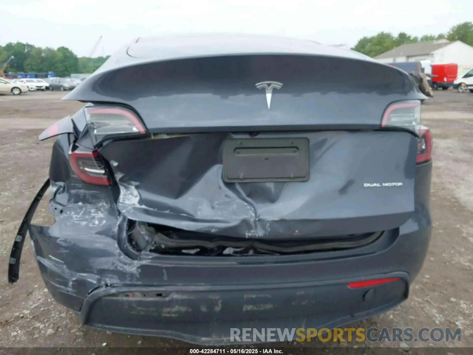 16 fotografías del automóvil dañado 7SAYGDEE9PA130624 TESLA MODEL Y 2023